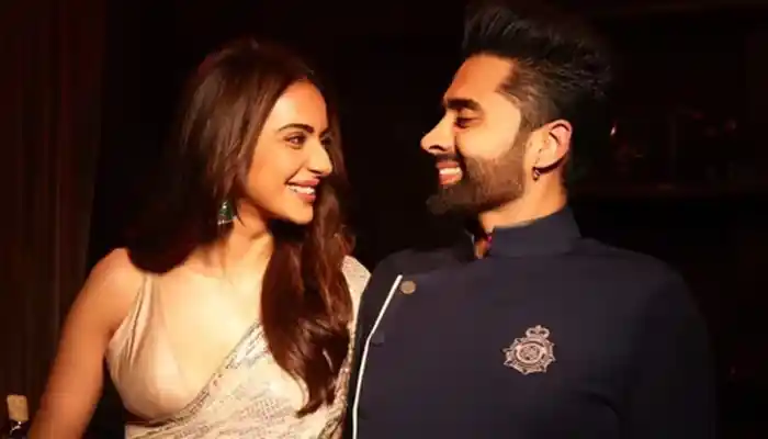 Rakul Preet Singh and Jackky Bhagnani are married; couple seals the deal with Anand Karaj ceremony